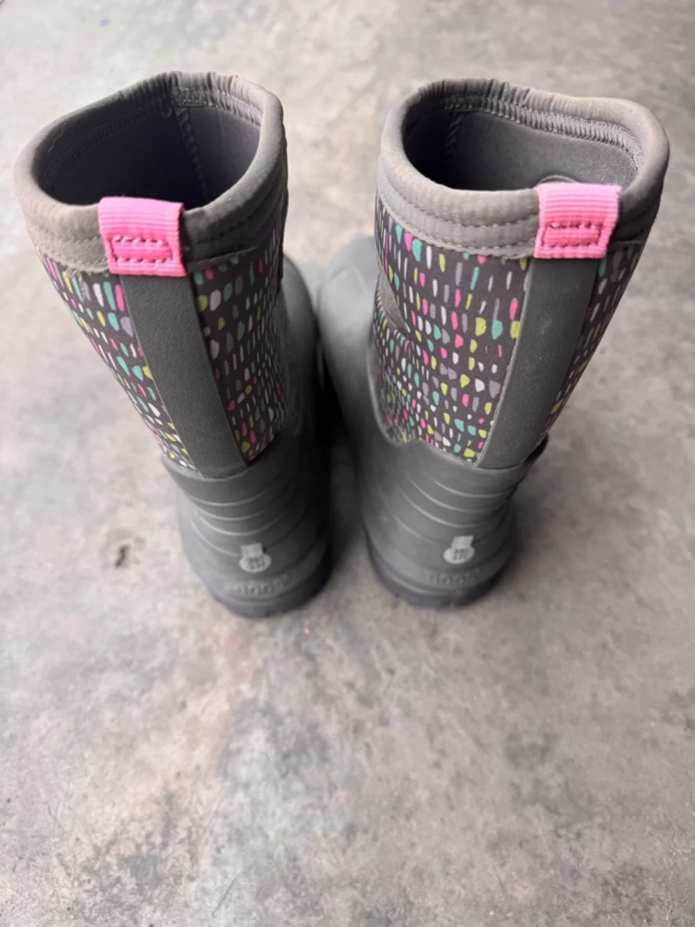 Bogs Kids Gray Boots with Multicolor Pattern - Picture 2 of 4
